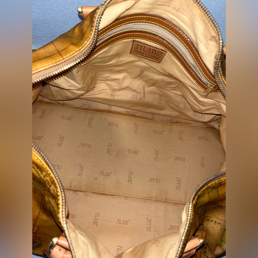 ALVIERO Martini World Map Boston Bag - Picture 11 of 13